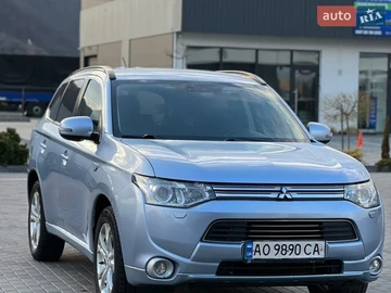 Авто Mitsubishi Outlander 2013 № 8633133
