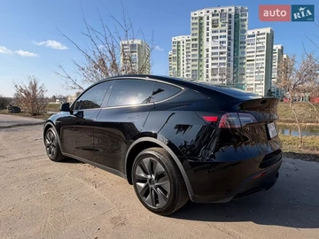 Авто Tesla Model Y 2024 № 8633762
