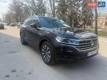 Авто Volkswagen Touareg 2019 № 8634329