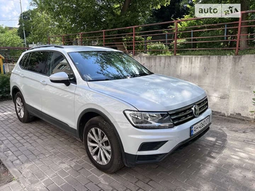 Авто Volkswagen Tiguan 2017 № 8634919