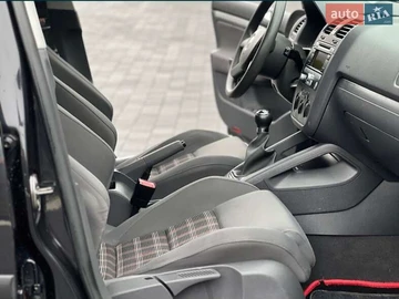 Авто Volkswagen Golf 2003 № 8635444