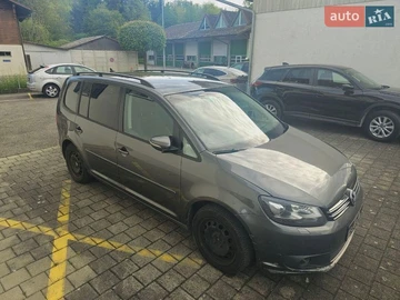Авто Volkswagen Touran 2014 № 8635719