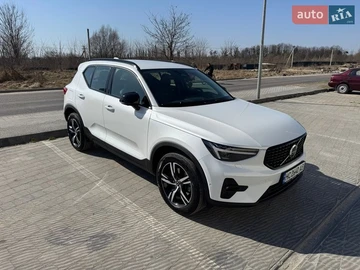 Авто Volvo Xc40 2024 № 8635915