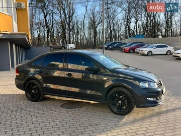Авто Volkswagen Polo 2017 № 8636344