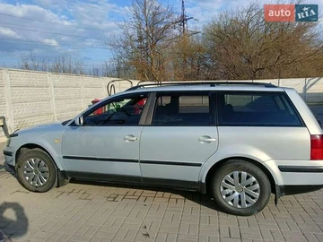Авто Volkswagen Passat 1999 № 8636432