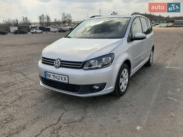 Авто Volkswagen Touran 2013 № 8637131
