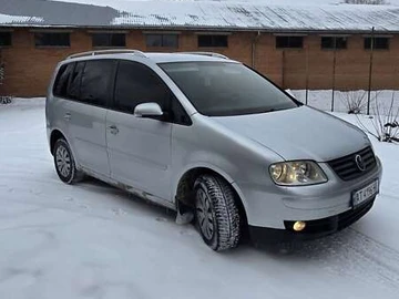 Авто Volkswagen Touran 2004 № 8637396