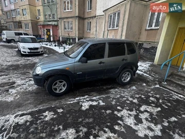 Авто Chevrolet Niva 2010 № 8637402