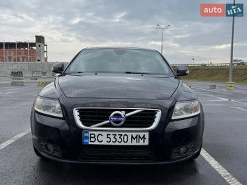 Авто Volvo V50 2010 № 8637452