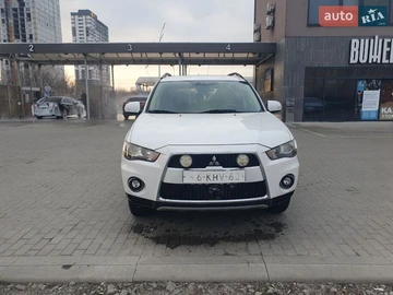 Авто Mitsubishi Outlander Xl 2011 № 8637482