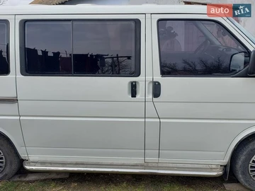 Авто Volkswagen Transporter 2000 № 8638063