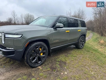 Авто Rivian R1S 2023 № 8639405