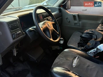 Авто Volkswagen Transporter 2000 № 8639654