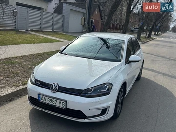 Авто Volkswagen E-Golf 2016 № 8639955