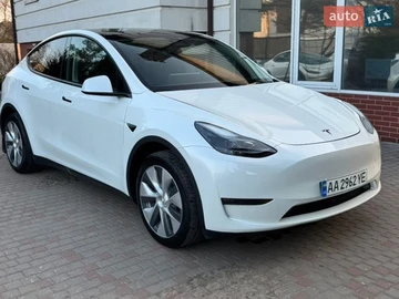 Авто Tesla Model Y 2024 № 8640264