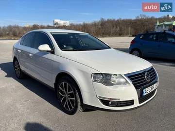 Авто Volkswagen Passat 2010 № 8640826