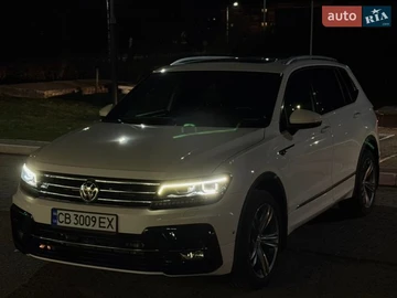 Авто Volkswagen Tiguan 2020 № 8640958