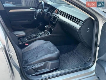 Авто Volkswagen Passat 2017 № 8641598