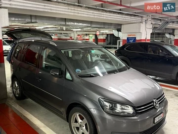 Авто Volkswagen Touran 2013 № 8642419