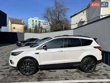 Авто Ford Escape 2016 № 8642609