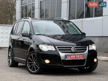 Авто Volkswagen Touran 2010 № 8642963
