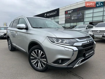 Авто Mitsubishi Outlander 2022 № 8643279