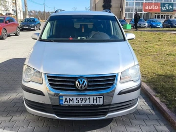Авто Volkswagen Touran 2008 № 8643778