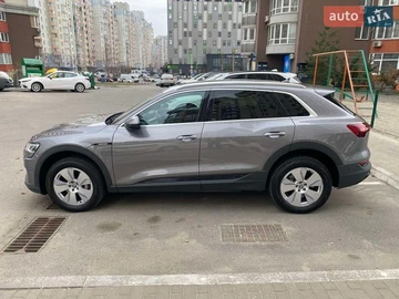 Авто Audi E-Tron 2020 № 8644398