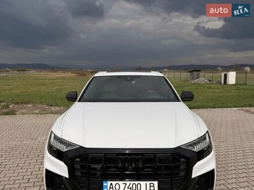 Авто Audi Q8 2022 № 8644436