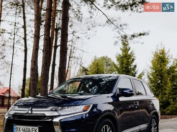 Авто Mitsubishi Outlander 2017 № 8644964