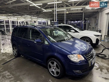 Авто Volkswagen Touran 2008 № 8645699