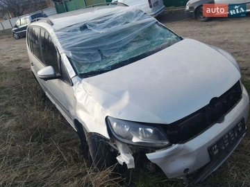 Авто Volkswagen Touran 2011 № 8645899