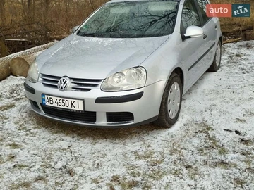 Авто Volkswagen Golf 2004 № 8646052