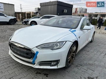 Авто Tesla Model S 2013 № 8646106