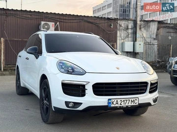 Авто Porsche Cayenne 2015 № 8646142