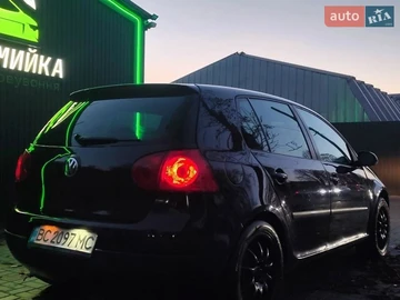 Авто Volkswagen Golf 2004 № 8646363