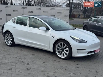 Авто Tesla Model 3 2019 № 8646597