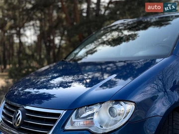 Авто Volkswagen Touran 2009 № 8647240