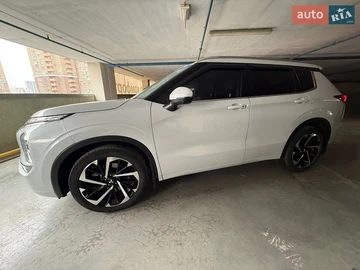 Авто Mitsubishi Outlander 2023 № 8647637
