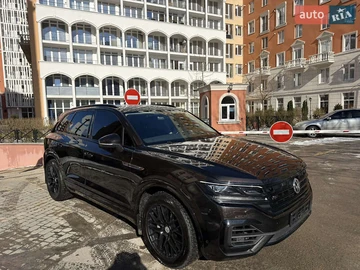 Авто Volkswagen Touareg 2018 № 8647639