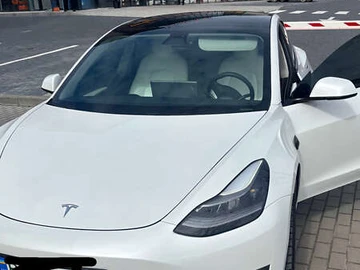 Авто Tesla Model 3 2021 № 8648356