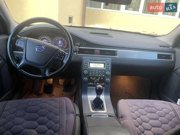Авто Volvo V70 2010 № 8649072
