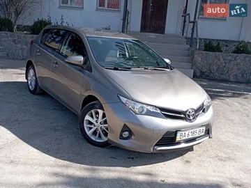 Авто Toyota Auris 2013 № 8650047