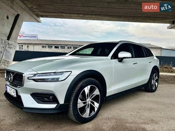 Авто Volvo V60 Cross Country 2021 № 8650601