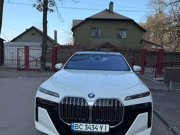 Авто BMW I7 2023 № 8650612