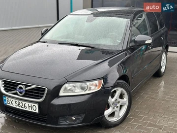 Авто Volvo V50 2011 № 8651193