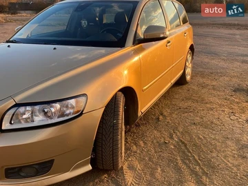 Авто Volvo V50 2008 № 8651196