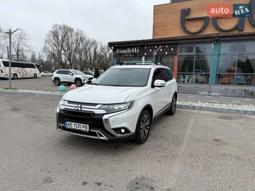 Авто Mitsubishi Outlander 2020 № 8651468