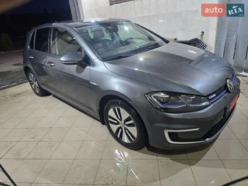 Авто Volkswagen E-Golf 2017 № 8653224