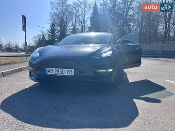Авто Tesla Model 3 2019 № 8653341